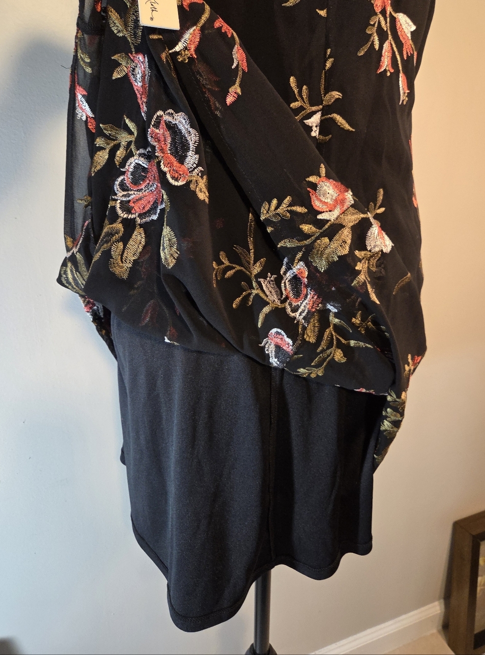 Kut from the Kloth Black Sleeveless Dress Stitched Floral Lined NWT Size 2 - Picture 7 of 9